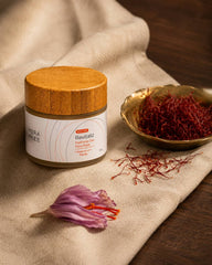 MERAKKEE Purifying Clay Facial Mask — Multani Mitti and Saffron hero ingredients close-up — Essence of Purity India